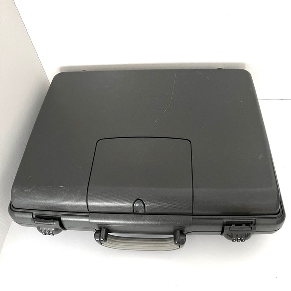 Mach² Hard Shell Briefcase – Dual Combination Locks - Picture 3 of 8